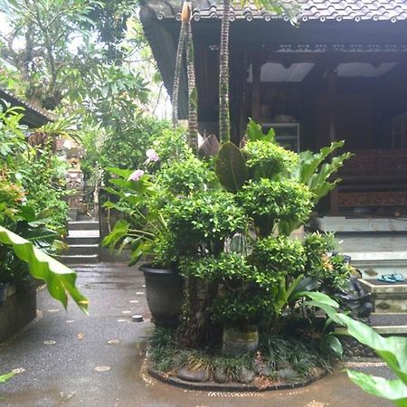 Manik House Hotel Ubud Exterior foto